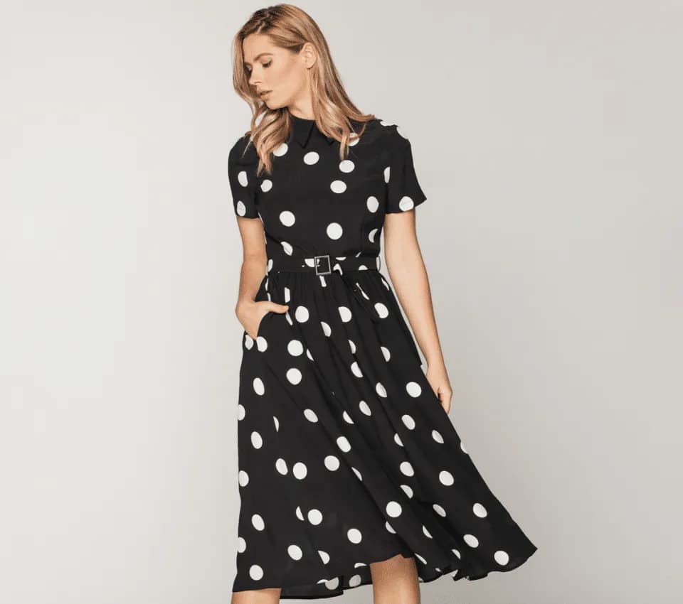 W co się ubrać na wesele po 40, aby wyglądać elegancko i stylowo