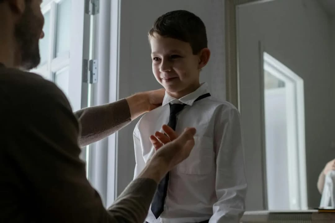 Jak ubrać chłopca na komunię jako gość, by uniknąć faux pas?