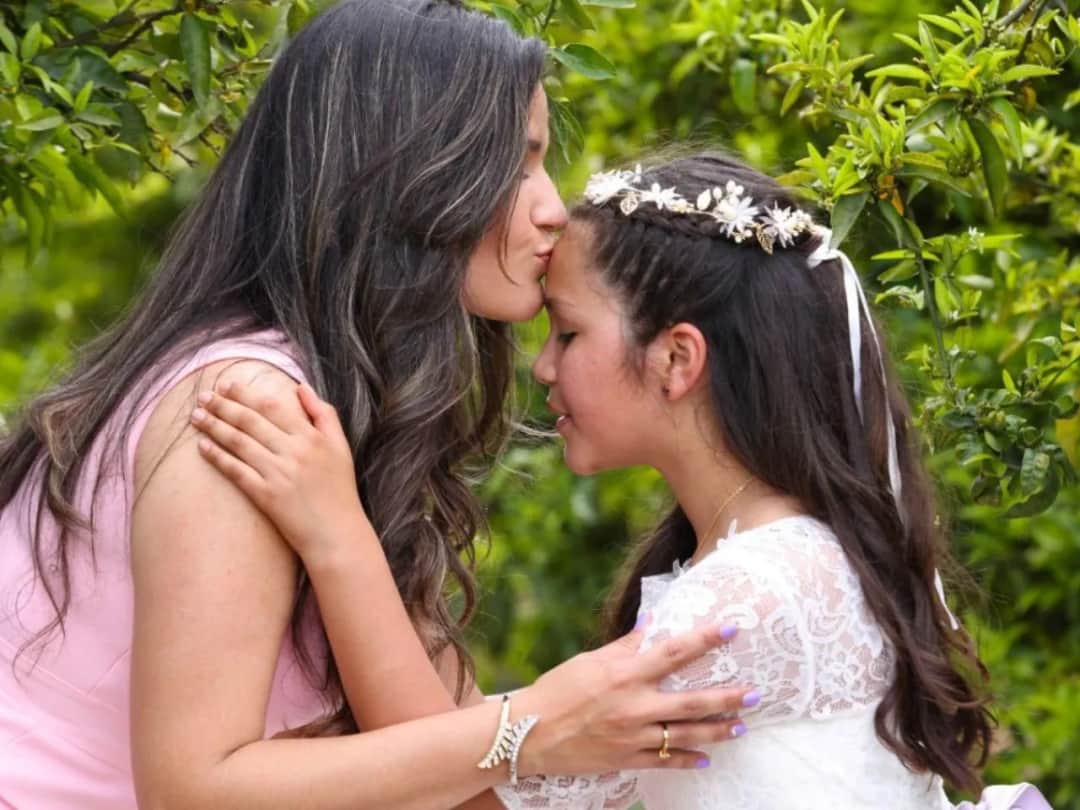 Czego się życzy na komunię? Najpiękniejsze życzenia dla dziecka