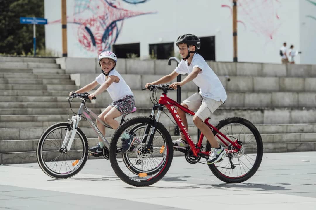 Jaki rower na komunię? Wybierz idealny prezent dla dziecka