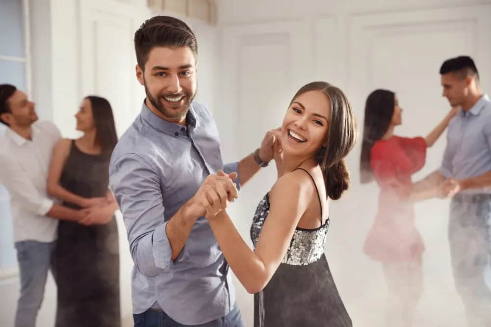 Jak znaleźć chłopaka na wesele i uniknąć samotności w ten dzień