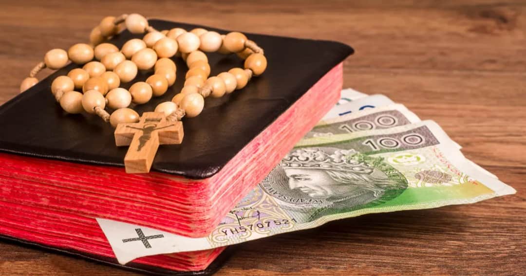 Ile daje się na wypominki? Odkryj typowe kwoty i tradycje