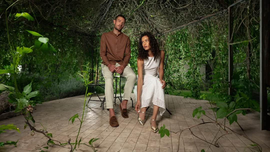 Jakie buty na wesele latem: Wybierz wygodę i styl na ten dzień