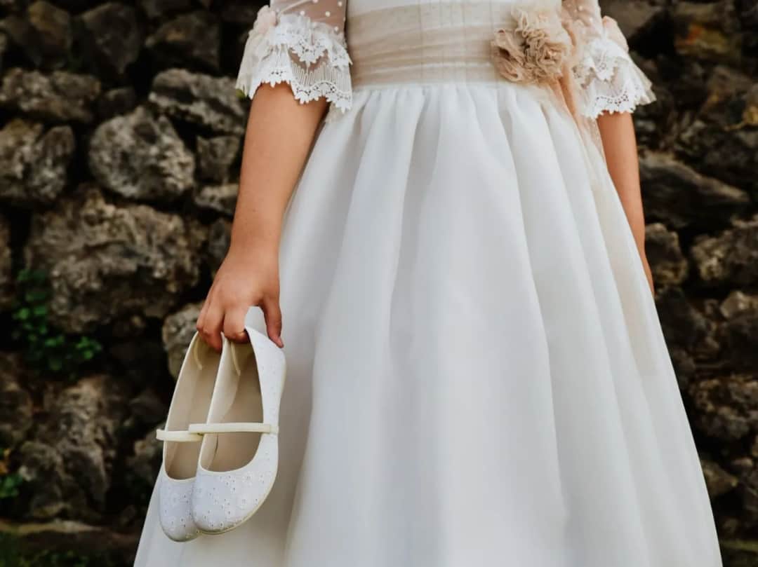 Co kupuje chrzestna na komunie? Najlepsze prezenty, które zachwycą